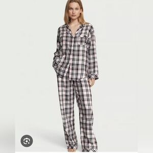 Vuctoria'sSecret Flannel Pajama Set Size S
